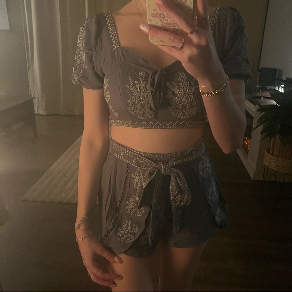 American Eagle cropped top (part of a set)